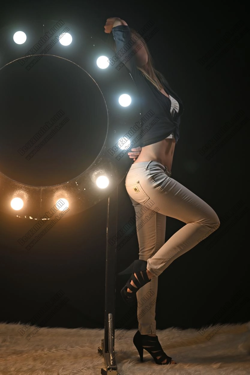 Andi - +36 30 420 9537 - masszazs parban foto